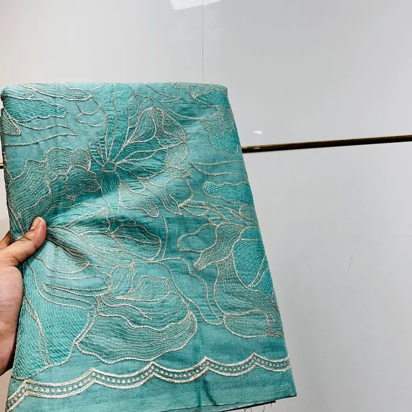 Turquoise_Embroidered_Floral_Fabric_With_Scalloped_Border_Silk_Saree_For_Women