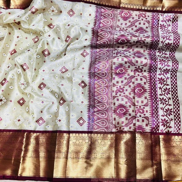 Off_White_And_Maroon_Traditional_With_Golden_Zari_Border_And_Ikat_Pallu_Silk_Saree_For_Women