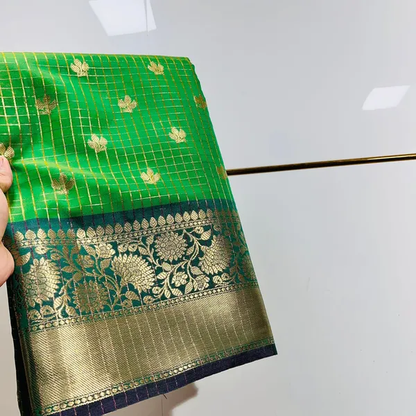 Green_With_Golden_Zari_Border_And_Motifs_Silk_Saree_For_Women