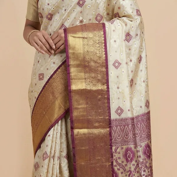 Off_White_And_Maroon_Traditional_With_Golden_Zari_Border_And_Ikat_Pallu_Silk_Saree_For_Women