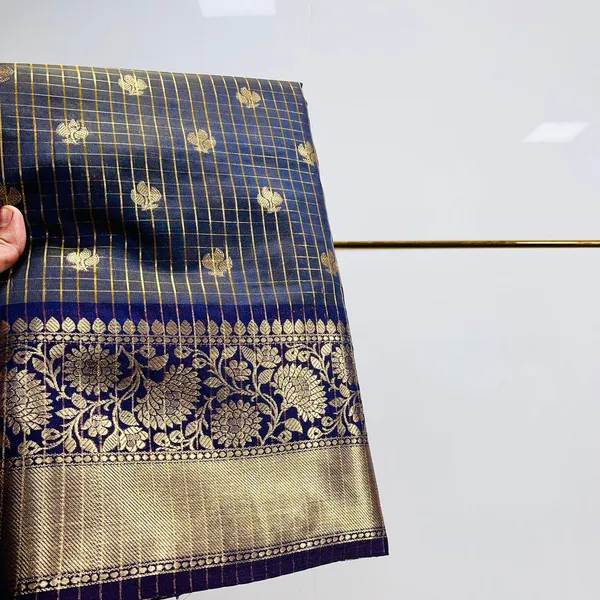 Navy_Blue_Checkered_With_Gold_Zari_Border_Silk_Saree_For_Women