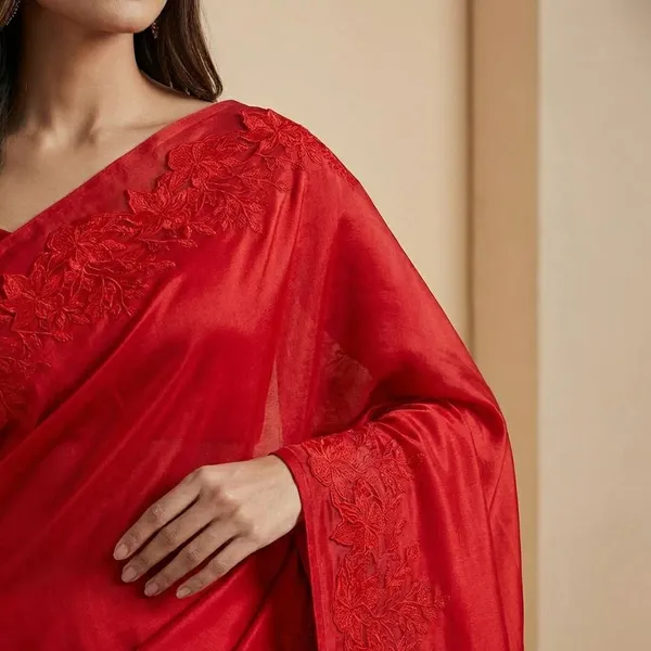 Red_Vibrant_With_Floral_Jacquard_Work_Silk_Saree_For_Women