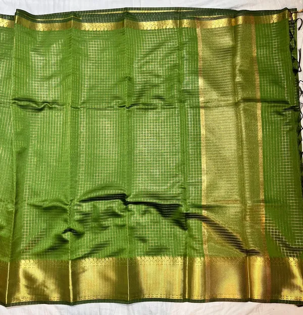 Green_Traditional_Zari_Border_Silk_Saree_For_Women