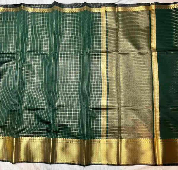 Dark_Green_Kanchipuram_With_Golden_Zari_Border_Silk_Saree_For_Women
