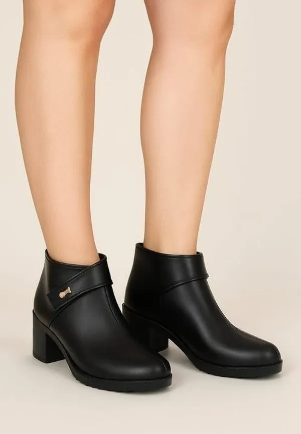 Black_Synthetic_Ankle_Boot_For_Women