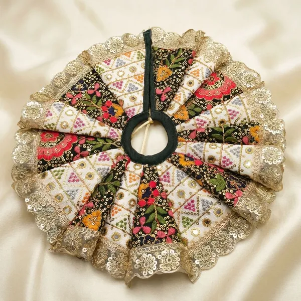 Multicolour_Handmade_Quilted_Round_Table_Mat_With_Floral_Patchwork_Design_Scalloped_Lace_Border_For_Pooja_Decoration