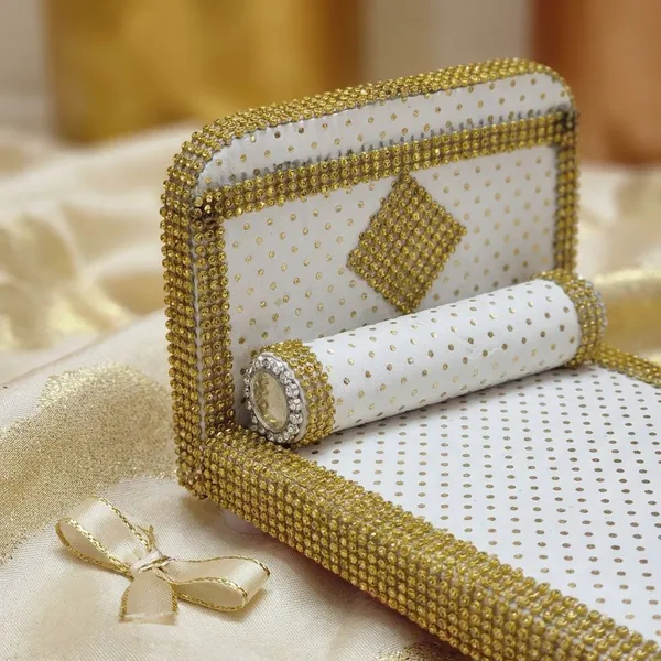 Handcrafted_Beaded_LADDU_GOPAL_Bed_With_Dotted_Cushioning_For_Pooja_Decor