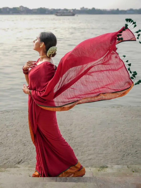Premium_Qulity_Red_Mul_Cotton_Saree_For_Women