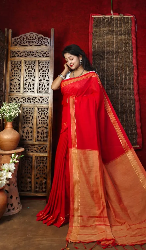 Handloom_Premium_Quality_Temple_Border_Pure_Cotton_Saree_for_Women_With_Blouse_Piece