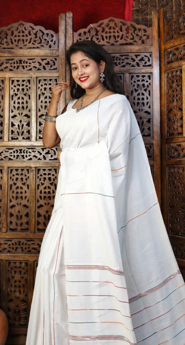 White_Premium_Handloom_Cotton_Khes_Saree_For_Women_With_Running_Blouse