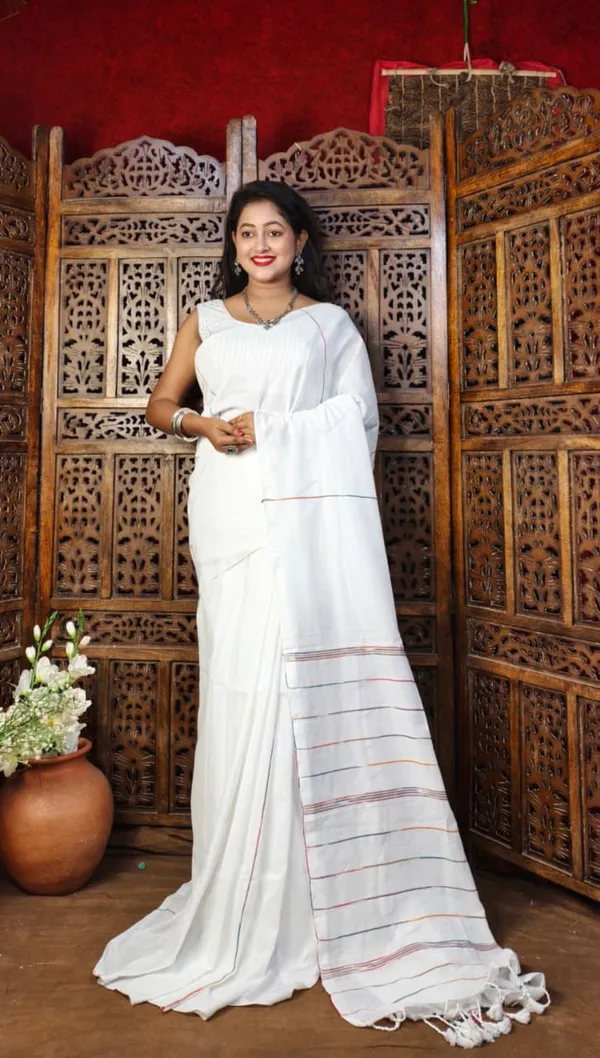 White_Premium_Handloom_Cotton_Khes_Saree_For_Women_With_Running_Blouse