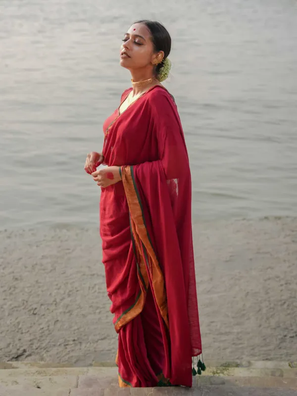 Premium_Qulity_Red_Mul_Cotton_Saree_For_Women
