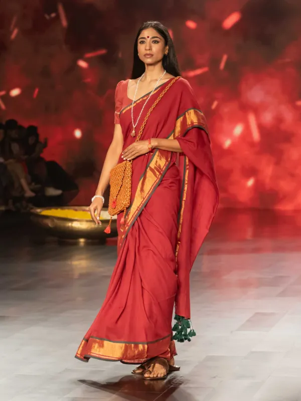 Premium_Qulity_Red_Mul_Cotton_Saree_For_Women