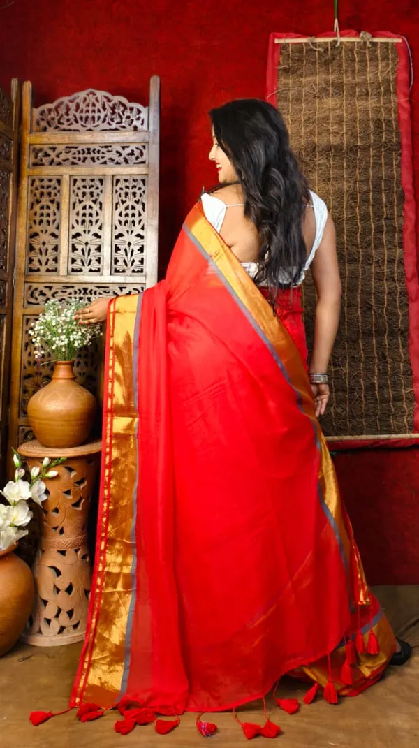 Handloom_Premium_Quality_Light_Weight_Soft_Mull_Cotton_Saree_for_Women
