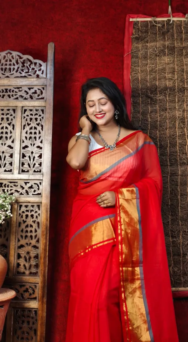 Handloom_Premium_Quality_Light_Weight_Soft_Mull_Cotton_Saree_for_Women