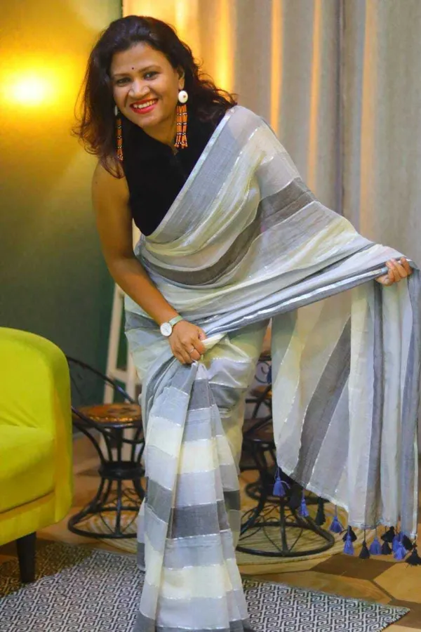 Striped_Premium_Quality_Light_Weight_Soft_Mull_Cotton_Saree_for_Women
