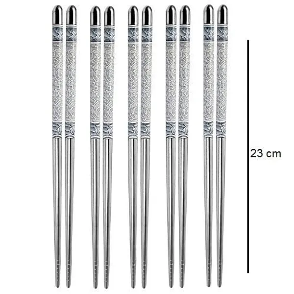 Premium_Traditional_Japanese_Chopsticks_Elegant_Wooden_And_Bamboo_Designs_With_Decorative_Elements_Reusable_And_Sustainable_With_Stainless_Steel