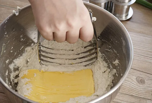 Stainless_Steel_Dough_Blender_Pastry_Cutter_Flour_Mixer_Kitchen_Handheld_Professional_Dough_Blender
