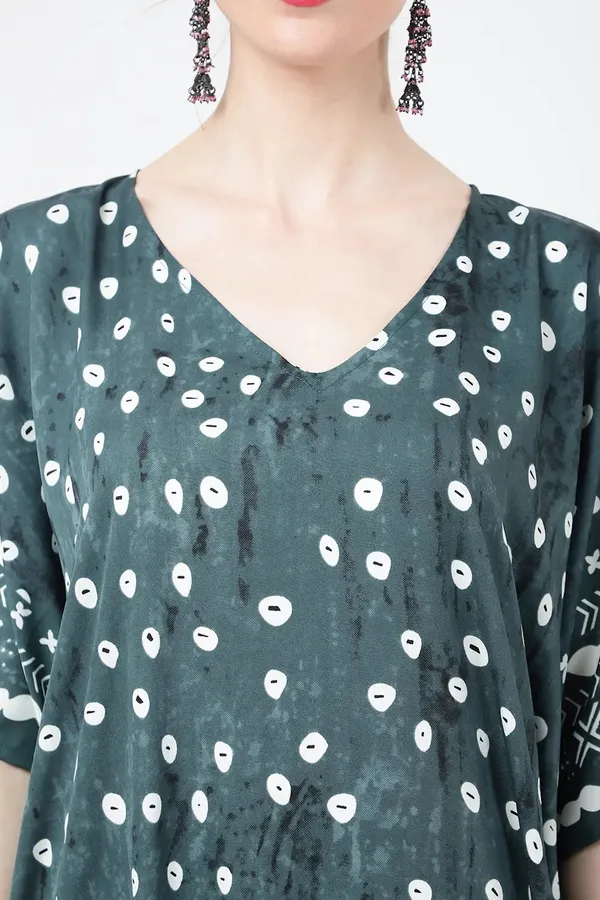 Elegant_Green_Kaftan_Dresses_for_Women_-_Ideal_for_Loungewear_&_Swimwear_Modern_Caftans_Long_Dresses