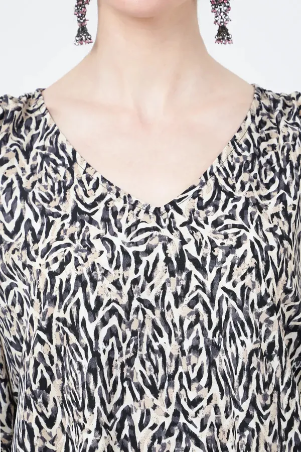 Moss_Crepe_Kaftans_For_Women_|_White_And_Black