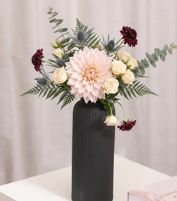 Black_Evelyn_Decorative_Vase_For_Home_Decor_And_Gifting