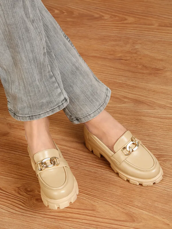 Beige_Synthetic_Leather_Loafers_For_Women_And_Girls