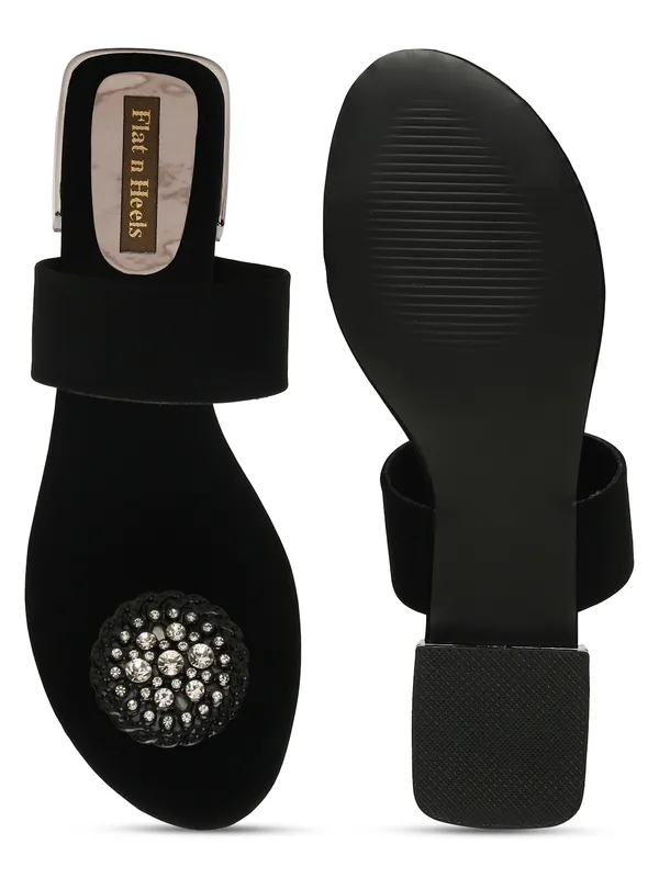 Black_Kolhapuri_Sandals__Flats_For_Women