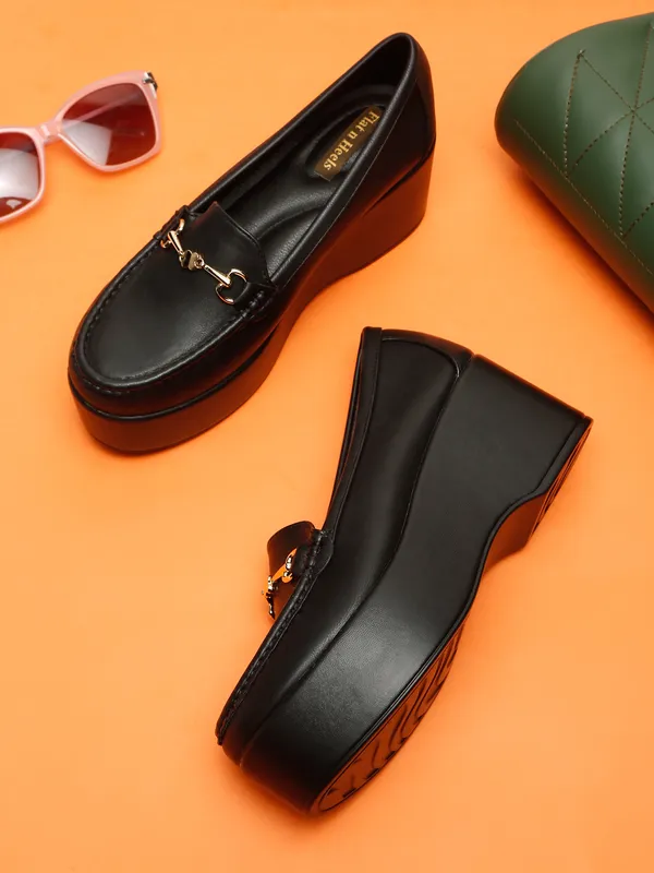 Black_Synthetic_Leather_Loafers_For_Women_And_Girls