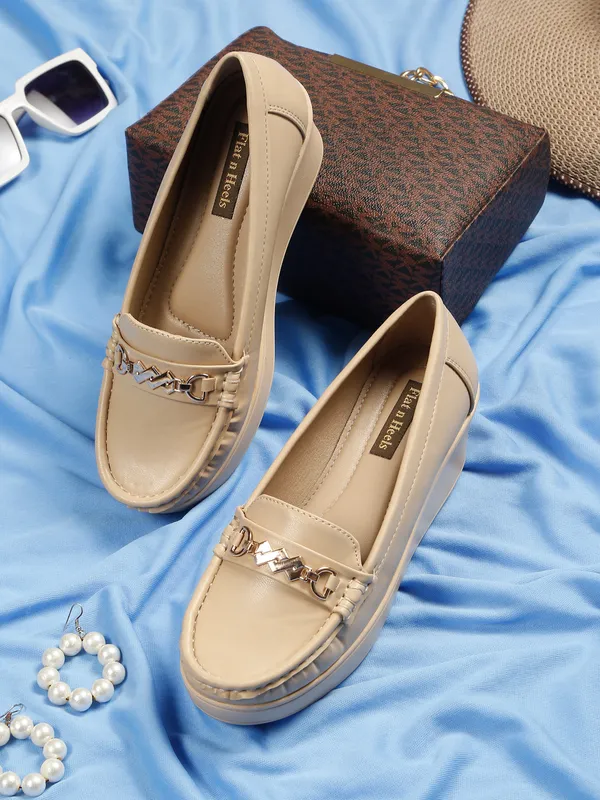 Beige_Synthetic_Leather_Loafers_For_Women_And_Girls