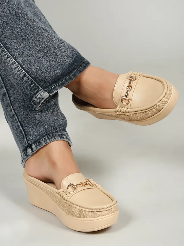 Beige_Synthetic_Leather_Loafers_For_Women_And_Girls