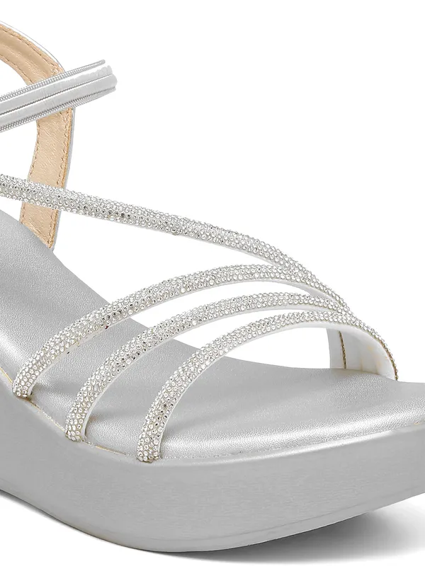 Silver_Synthetic_Leather_Wedge_Heels_Sandal_For_Women_And_Girls