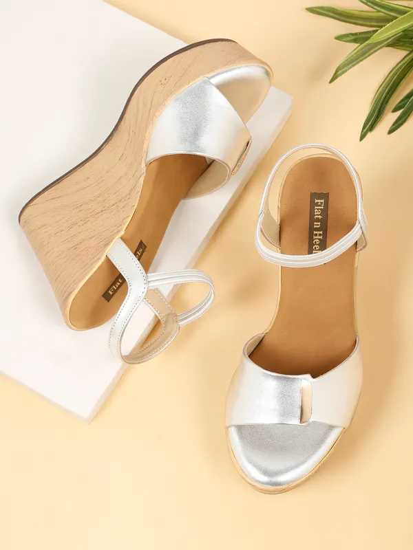 Silver_Synthetic_Leather_Wedge_Heels_Pumps_Sandal_For_Women_And_Girls