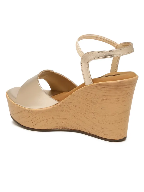 Gold_Synthetic_Leather_Wedge_Heels_Pumps_Sandal_For_Women_And_Girls