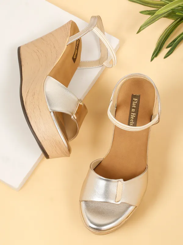 Gold_Synthetic_Leather_Wedge_Heels_Pumps_Sandal_For_Women_And_Girls