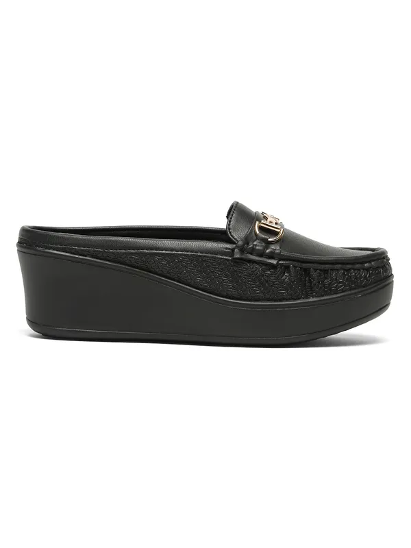 Black_Synthetic_Leather_Loafers_For_Women_And_Girls
