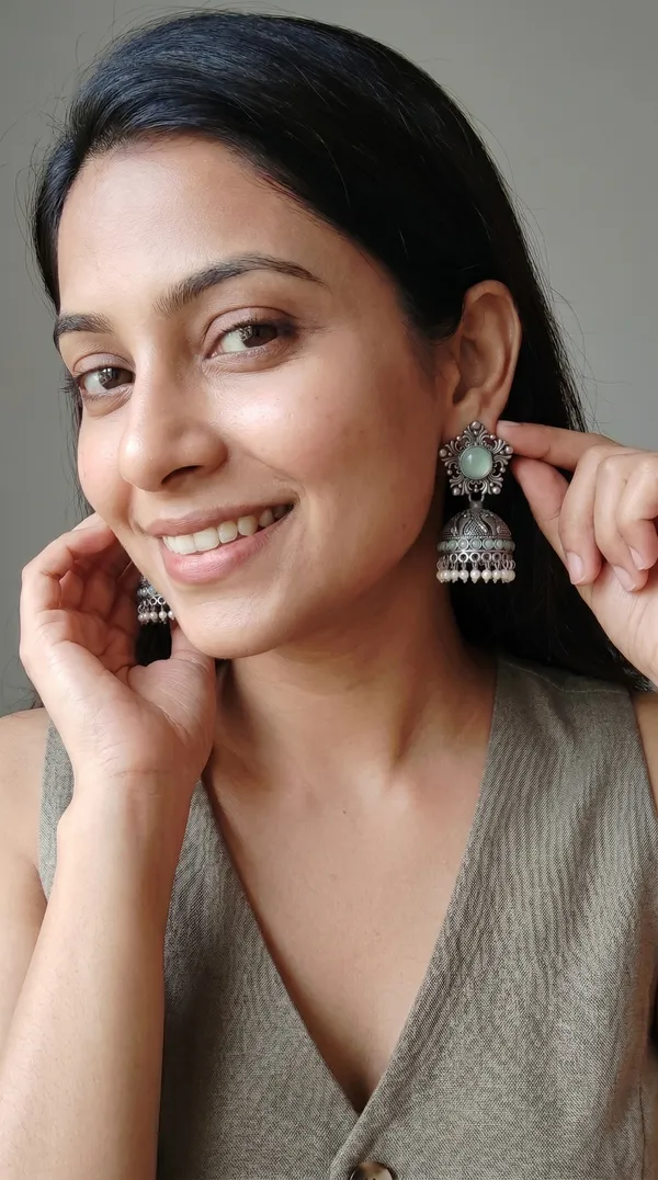 Elegant_Silver_Jhumka_Earrings_for_Women
