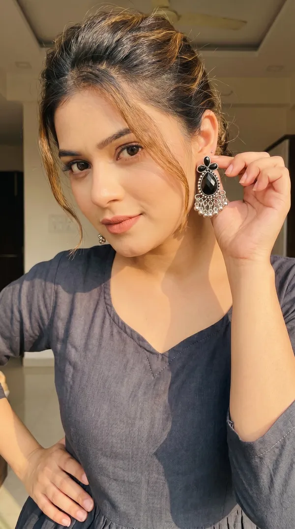 Elegant_Silver_Jhumka_Earrings_for_Women