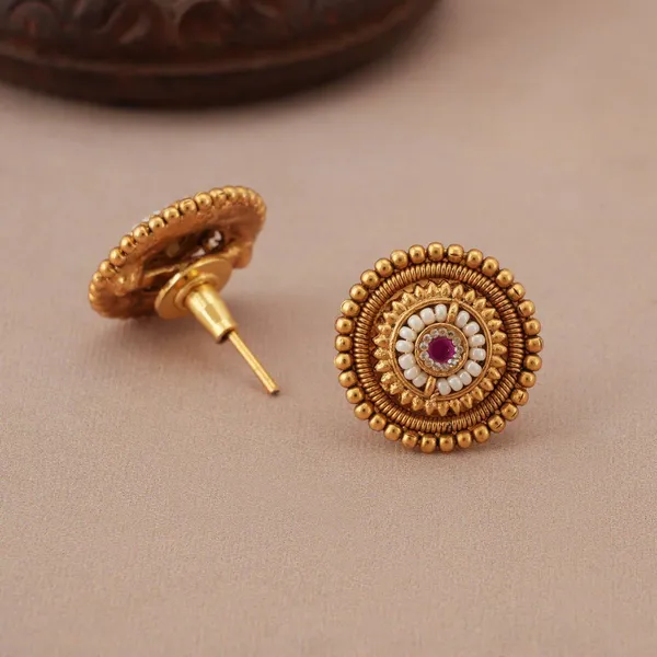 Antique_Gold_Leaf-Shaped_Pendant_Necklace_with_Round_Matching_Earrings_Set