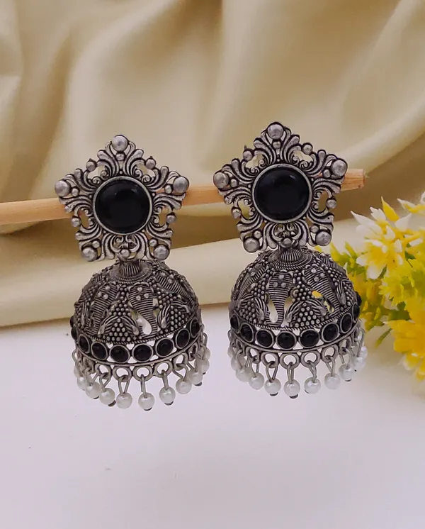 Elegant_Silver_Jhumka_Earrings_for_Women