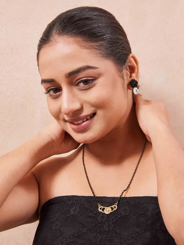 Rose_Gold_Mystic_Leaflet_Anti_Tarnish_Mangalsutra_For_Women