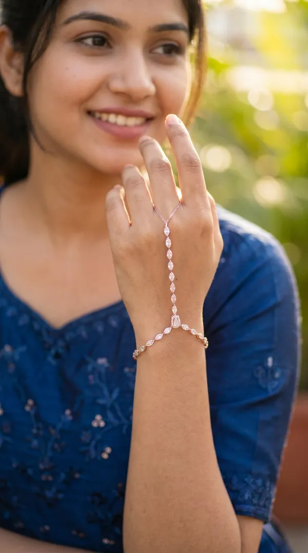 Rose_Gold_Luxury_Hand_Bracelet_Ring