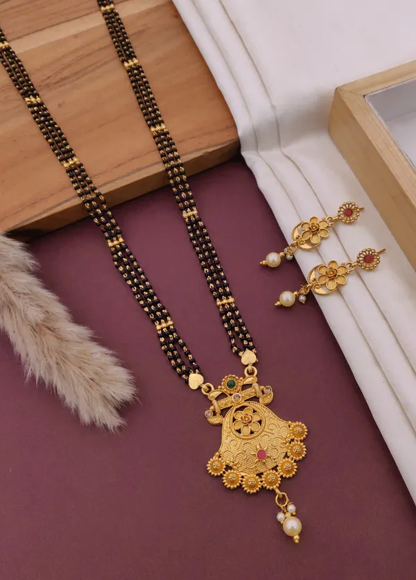 Micro_gold_plated_diamond_studed_fancy_flower_square_mangalsutra