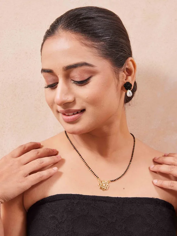 Rose_Gold_Mystic_Leaflet_Mangalsutra_For_Women