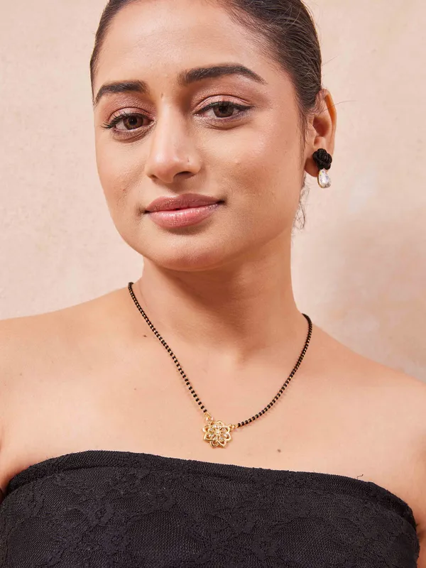 Rose_Gold_Mystic_Leaflet_Mangalsutra_For_Women