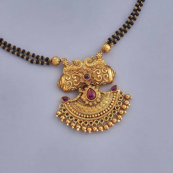 Micro_Gold_Plated_AD_Diamond_Studded_Fancy_Oval_Pendant_Set_with_Chain