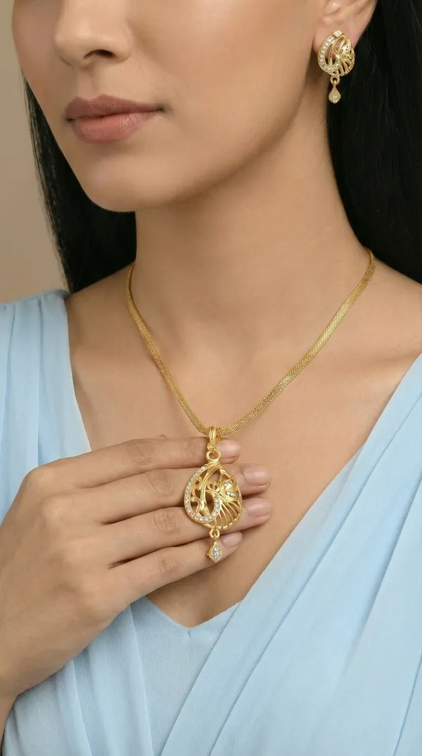 Micro_Gold_Plated_AD_Diamond_Studded_Fancy_Oval_Pendant_Set_with_Chain