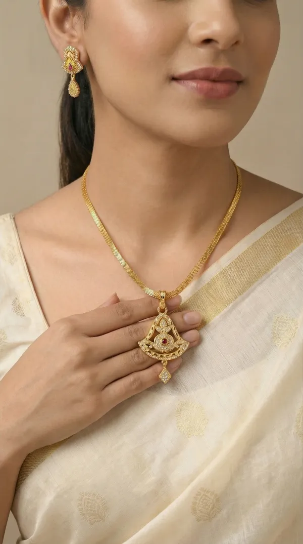 Micro_Gold_Plated_AD_Diamond_Studded_Fancy_Oval_Pendant_Set_with_Chain