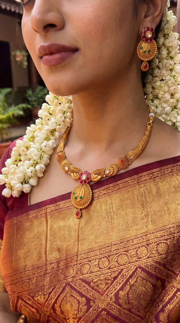 Floral_Paisley_Designer_Necklace_Set_with_Matching_Earrings