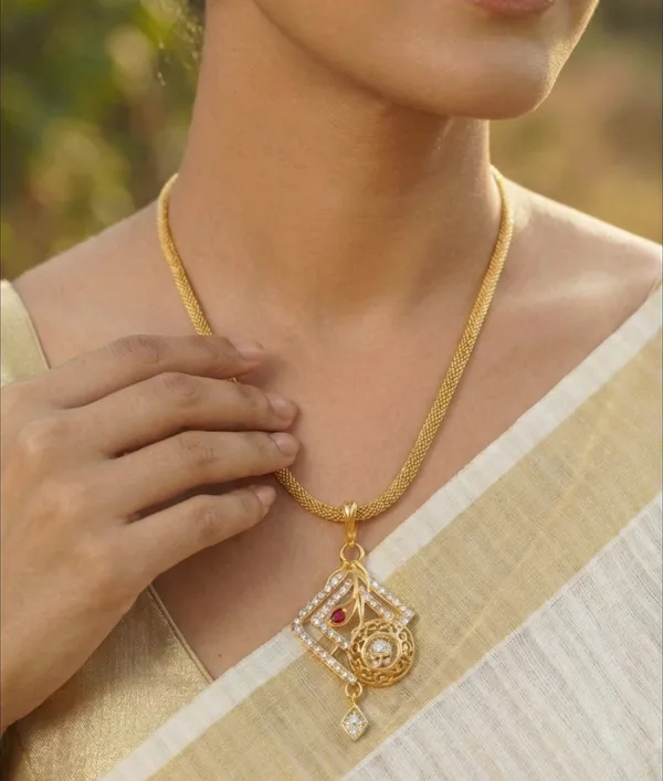 Micro_Gold_Plated_AD_Diamond_Studded_Fancy_Oval_Pendant_Set_with_Chain