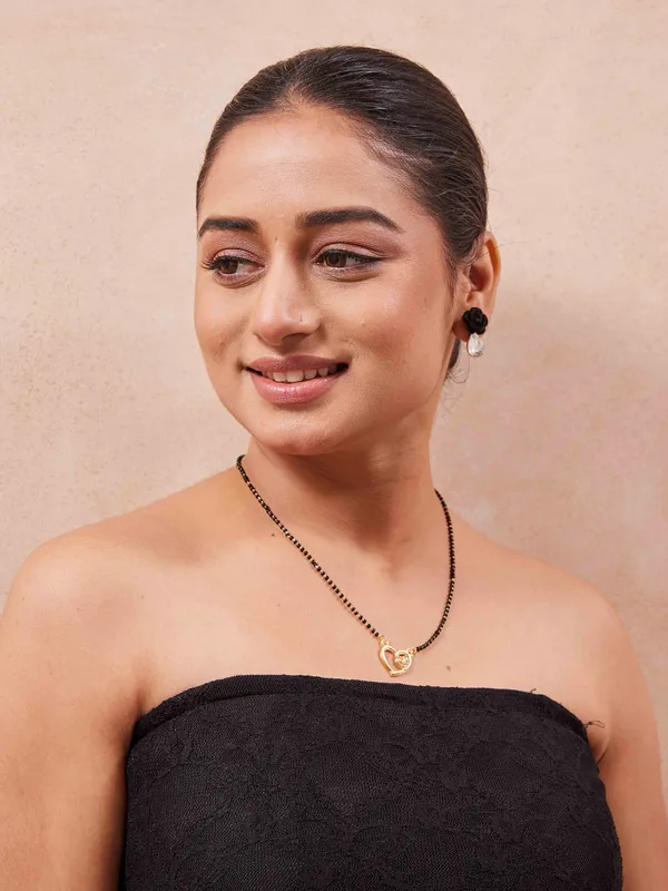 Rose_Gold_Mystic_Leaflet_Anti_Tarnish_Mangalsutra_For_Women